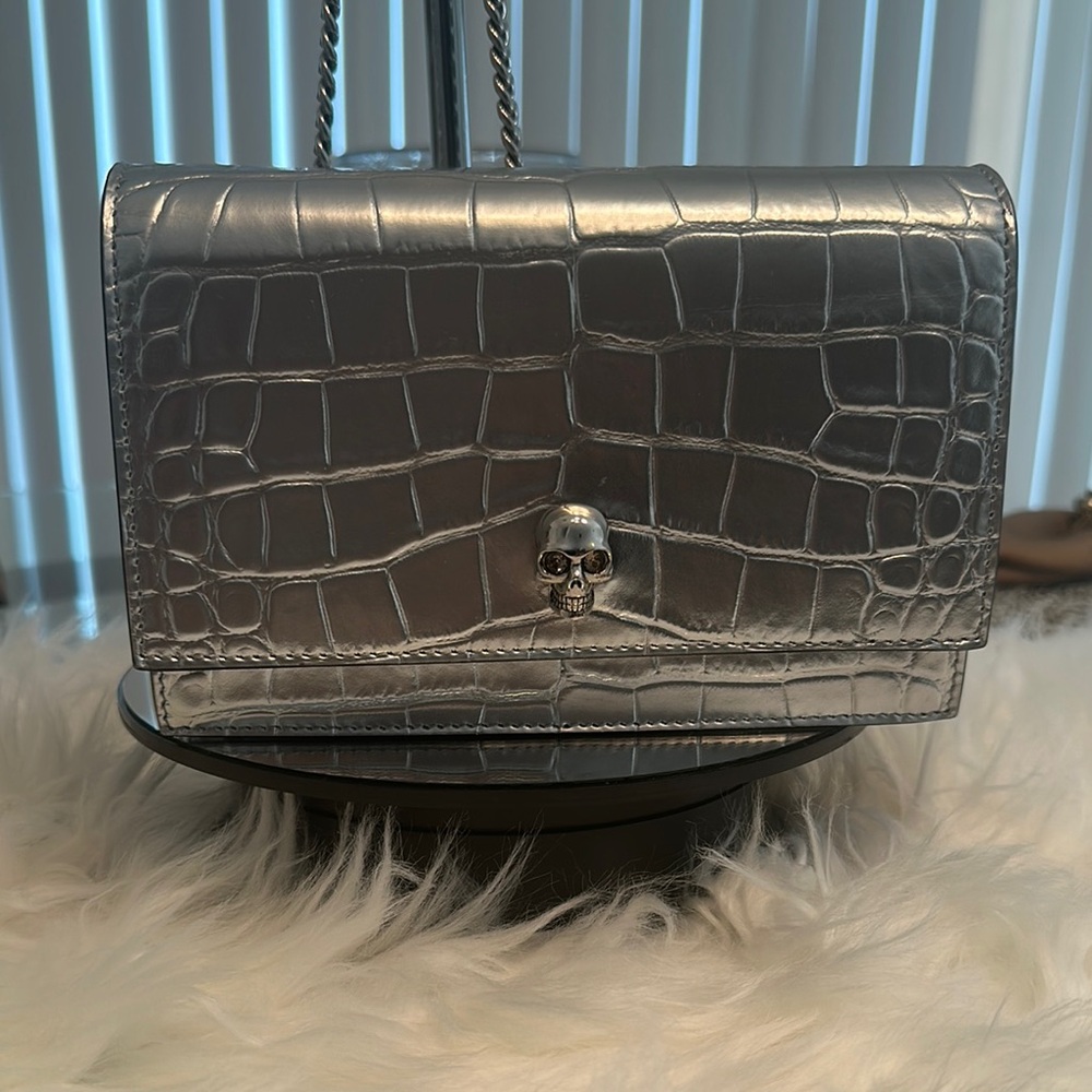 Alexander McQueen Silver Crossbody Bag with Skull Detail in EUC
